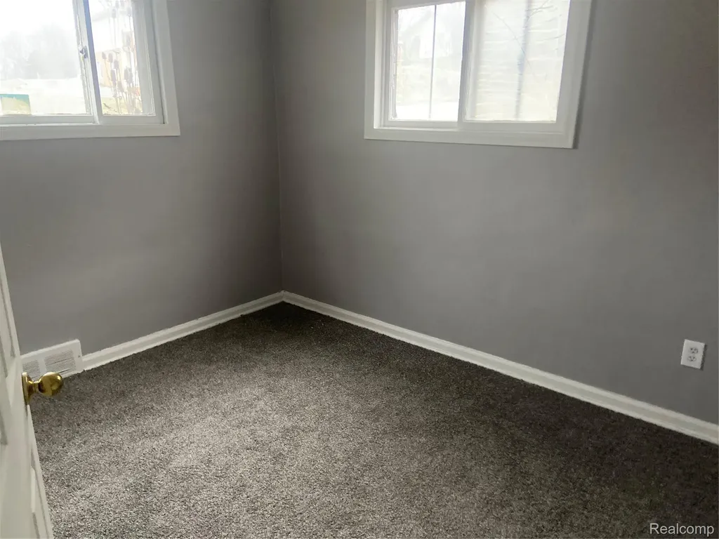 2064 Lavelle Road Flint Charter Township MI 48504