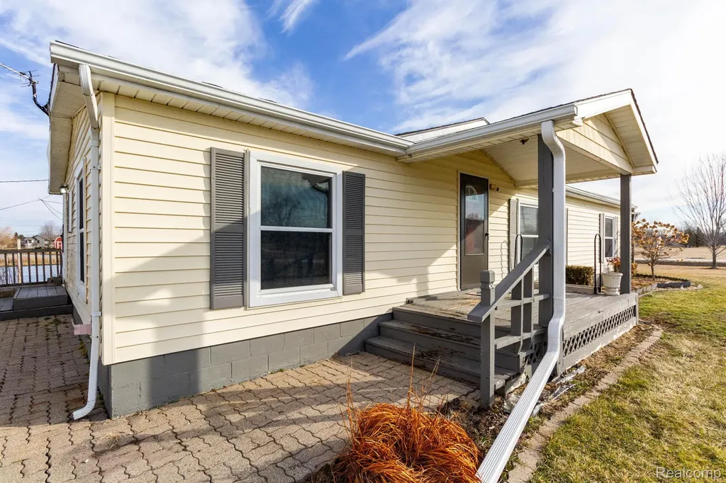 9002 Arnold Road Ira Township MI 48023