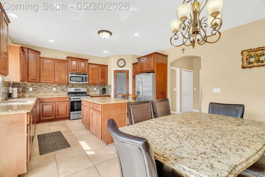 4122 Hawks Nest Road Shelby Charter Township MI 48317