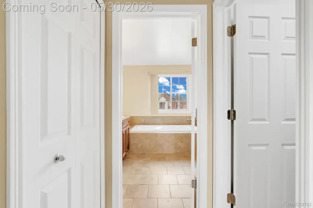 4122 Hawks Nest Road Shelby Charter Township MI 48317