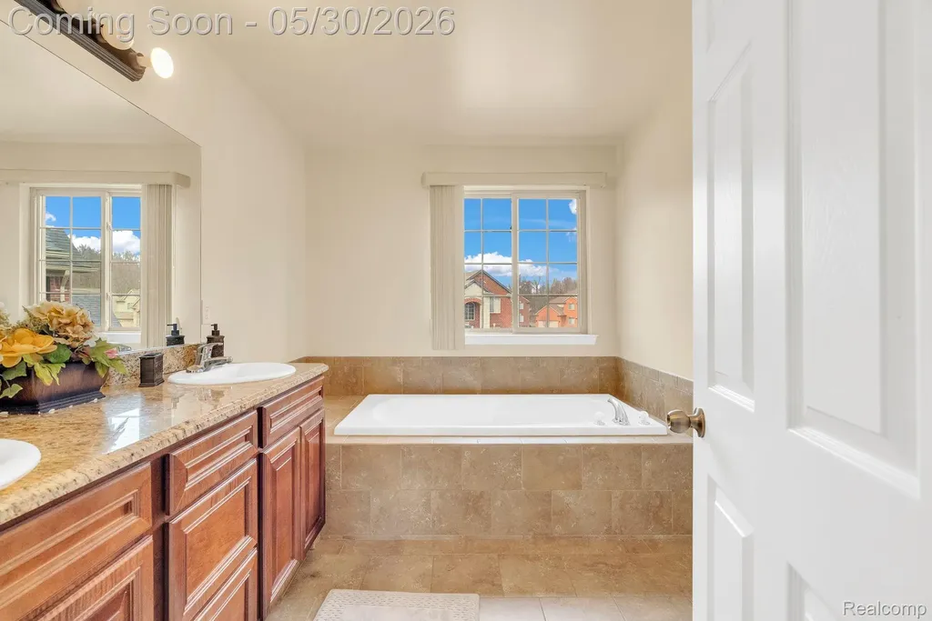 4122 Hawks Nest Road Shelby Charter Township MI 48317