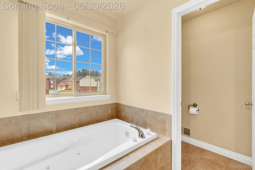 4122 Hawks Nest Road Shelby Charter Township MI 48317