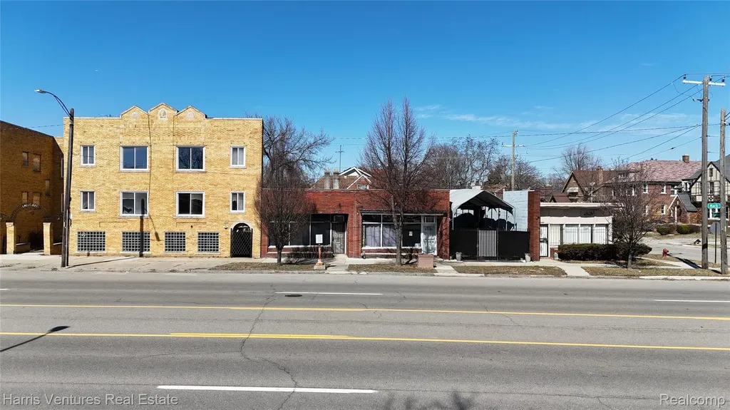15535 Mack Avenue Detroit City MI 48224