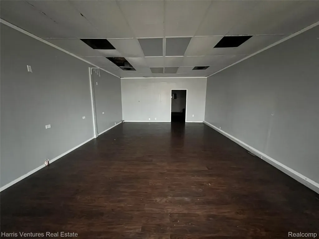 15535 Mack Avenue Detroit City MI 48224