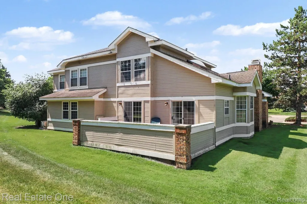 6617 Chimney Sweep West Bloomfield Charter Township MI 48322