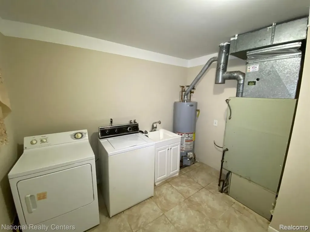 2106 Oakcrest Road Sterling Heights City MI 48310