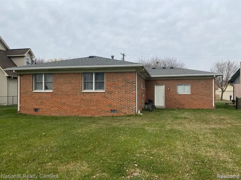 2106 Oakcrest Road Sterling Heights City MI 48310