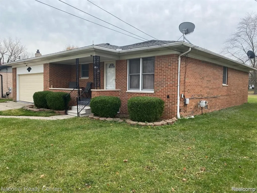 2106 Oakcrest Road Sterling Heights City MI 48310
