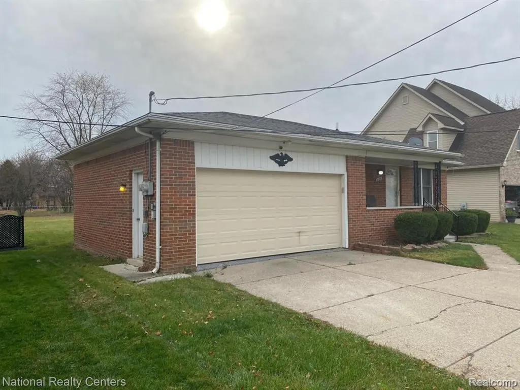 2106 Oakcrest Road Sterling Heights City MI 48310