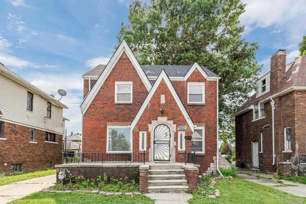5957 Three Mile Drive Detroit City MI 48224
