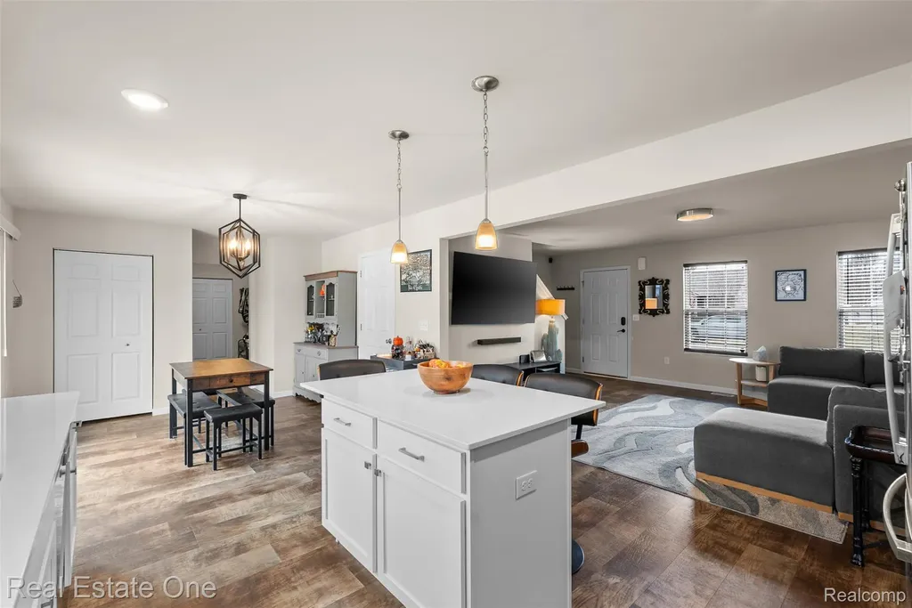 2273 Apple Tree Drive Burton City MI 48519