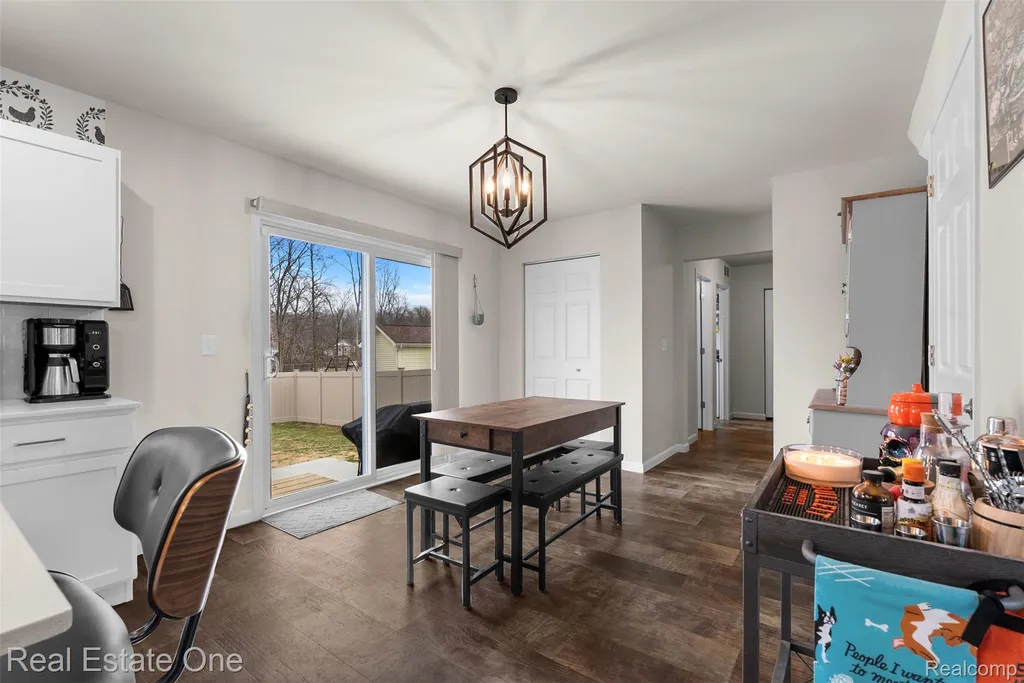 2273 Apple Tree Drive Burton City MI 48519