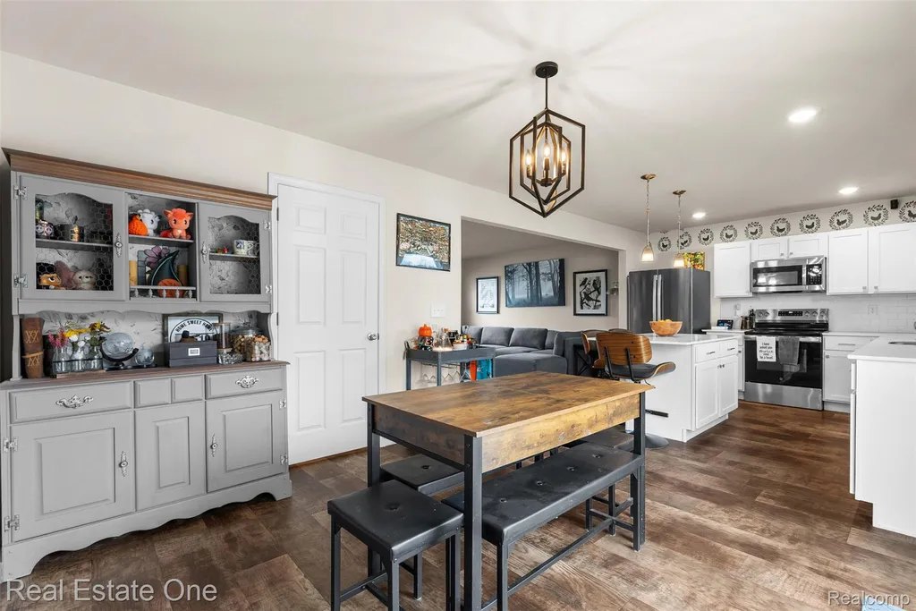 2273 Apple Tree Drive Burton City MI 48519