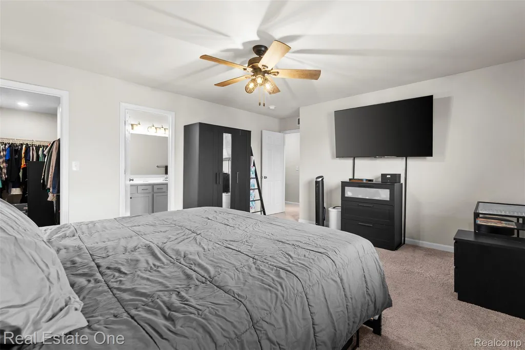 2273 Apple Tree Drive Burton City MI 48519