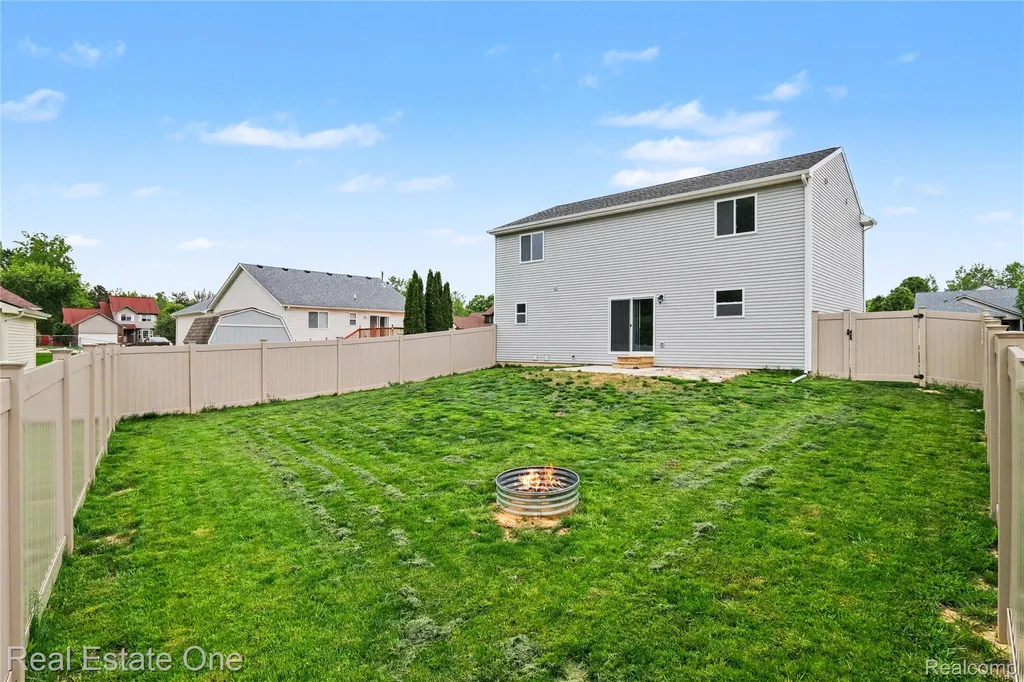 2273 Apple Tree Drive Burton City MI 48519