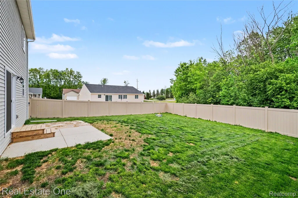 2273 Apple Tree Drive Burton City MI 48519