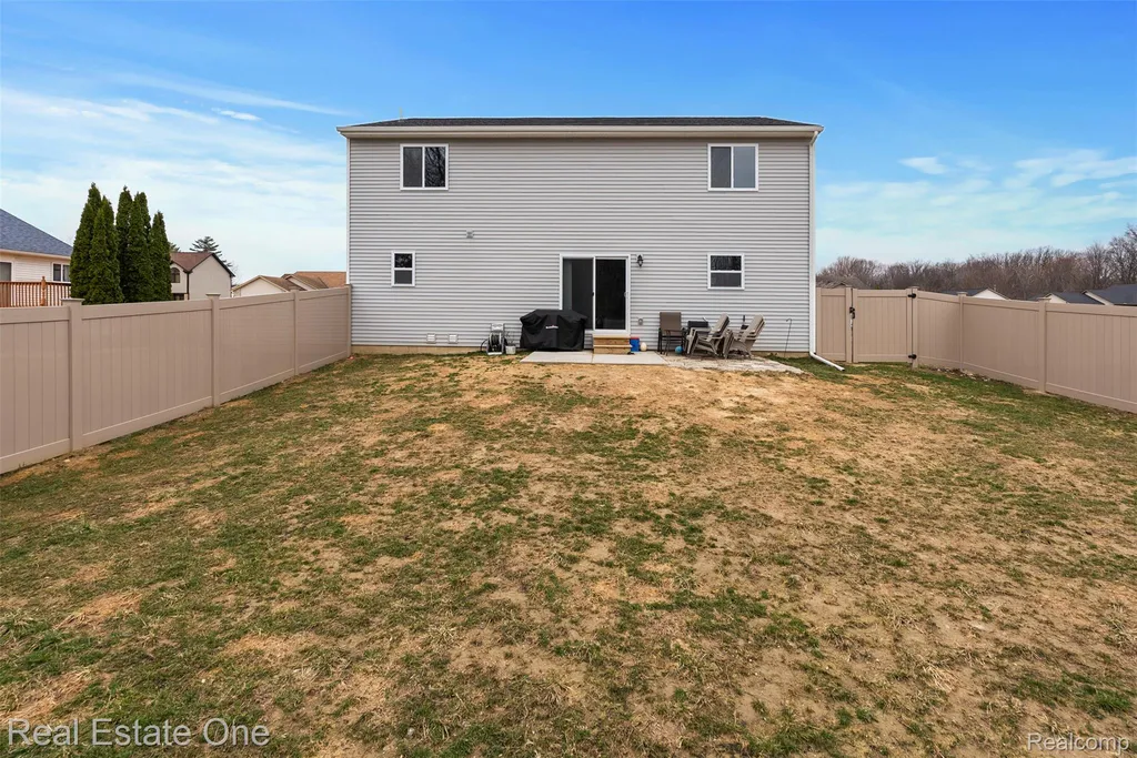 2273 Apple Tree Drive Burton City MI 48519
