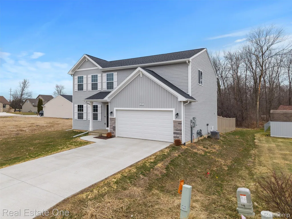 2273 Apple Tree Drive Burton City MI 48519