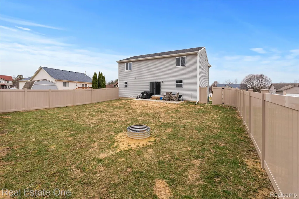2273 Apple Tree Drive Burton City MI 48519