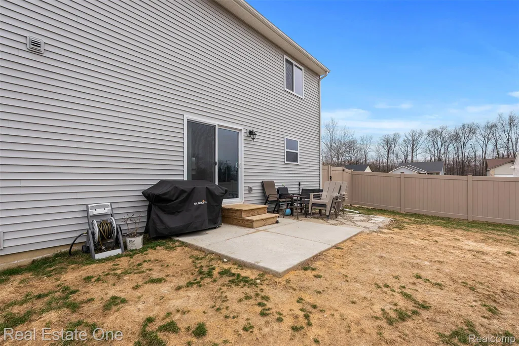 2273 Apple Tree Drive Burton City MI 48519