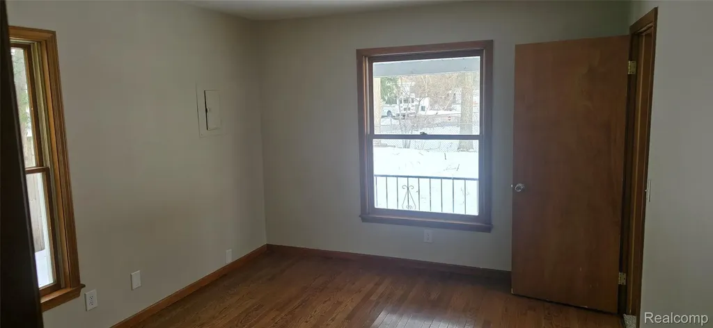 517 Fitzhugh Street Midland City MI 48640