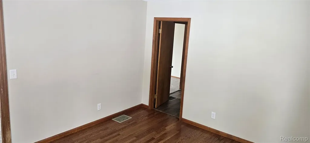 517 Fitzhugh Street Midland City MI 48640