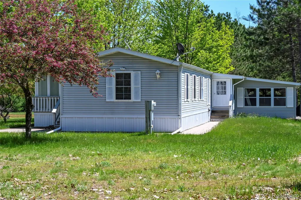 1094 Blamer Road Comins Township MI 48621