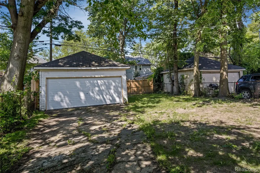 3921 Three Mile Drive Detroit City MI 48224