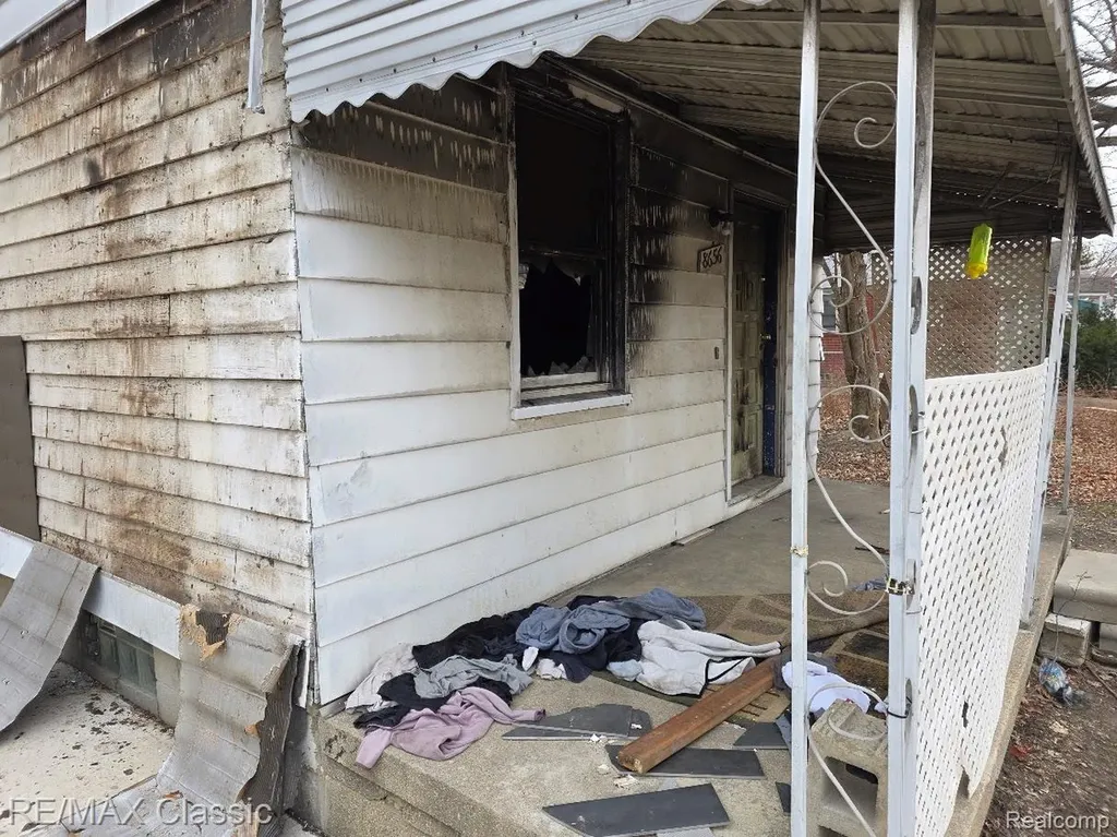 8656 & 8560 Farmbrook Street Detroit City MI 48224