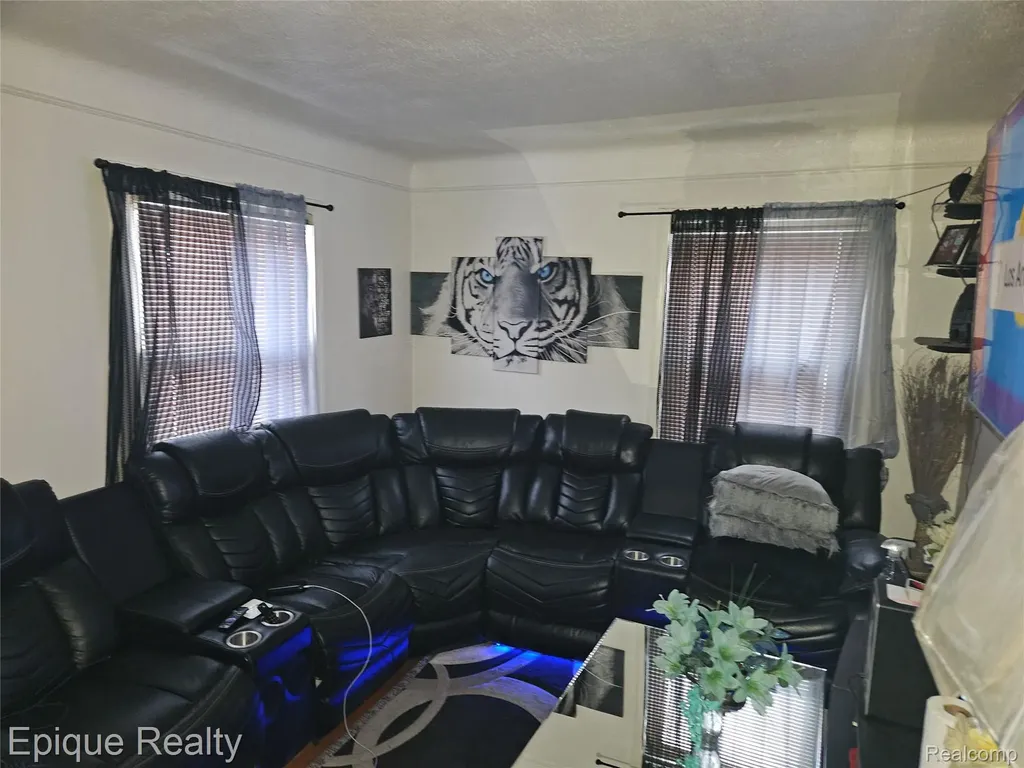 16069 Carlisle Street Detroit City MI 48205