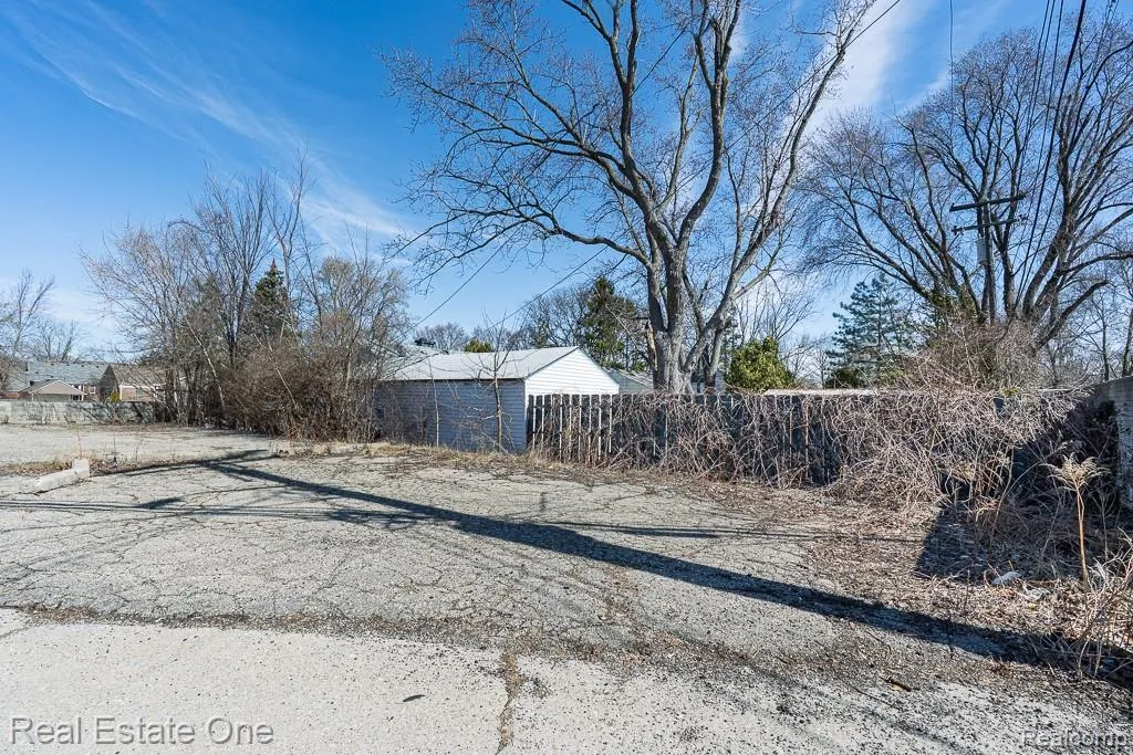 32756 Woodward Avenue Royal Oak City MI 48073