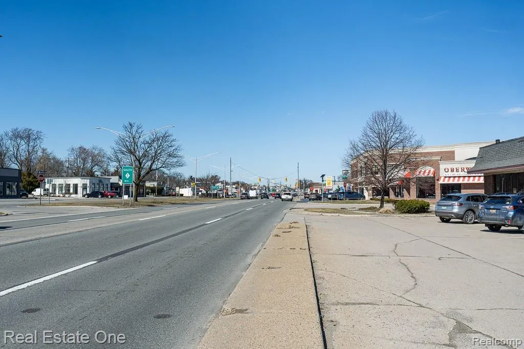 32756 Woodward Avenue Royal Oak City MI 48073