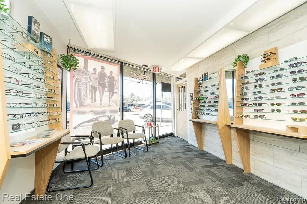 32756 Woodward Avenue Royal Oak City MI 48073