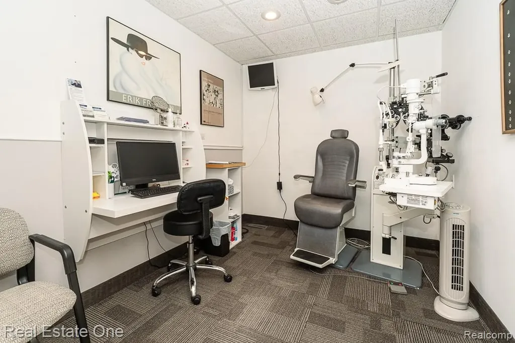 32756 Woodward Avenue Royal Oak City MI 48073
