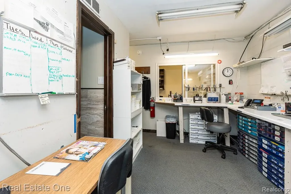 32756 Woodward Avenue Royal Oak City MI 48073