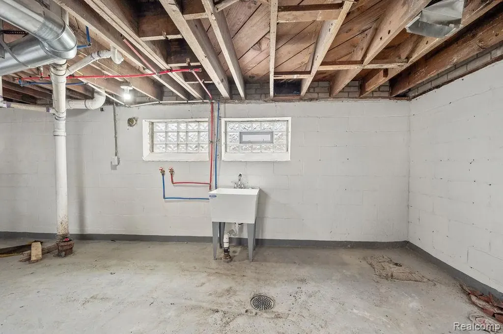 14100 Montrose Street Detroit City MI 48227