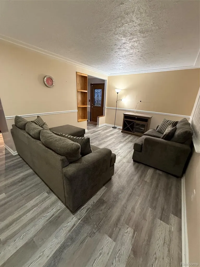 15777 Harrison Romulus City MI 48174