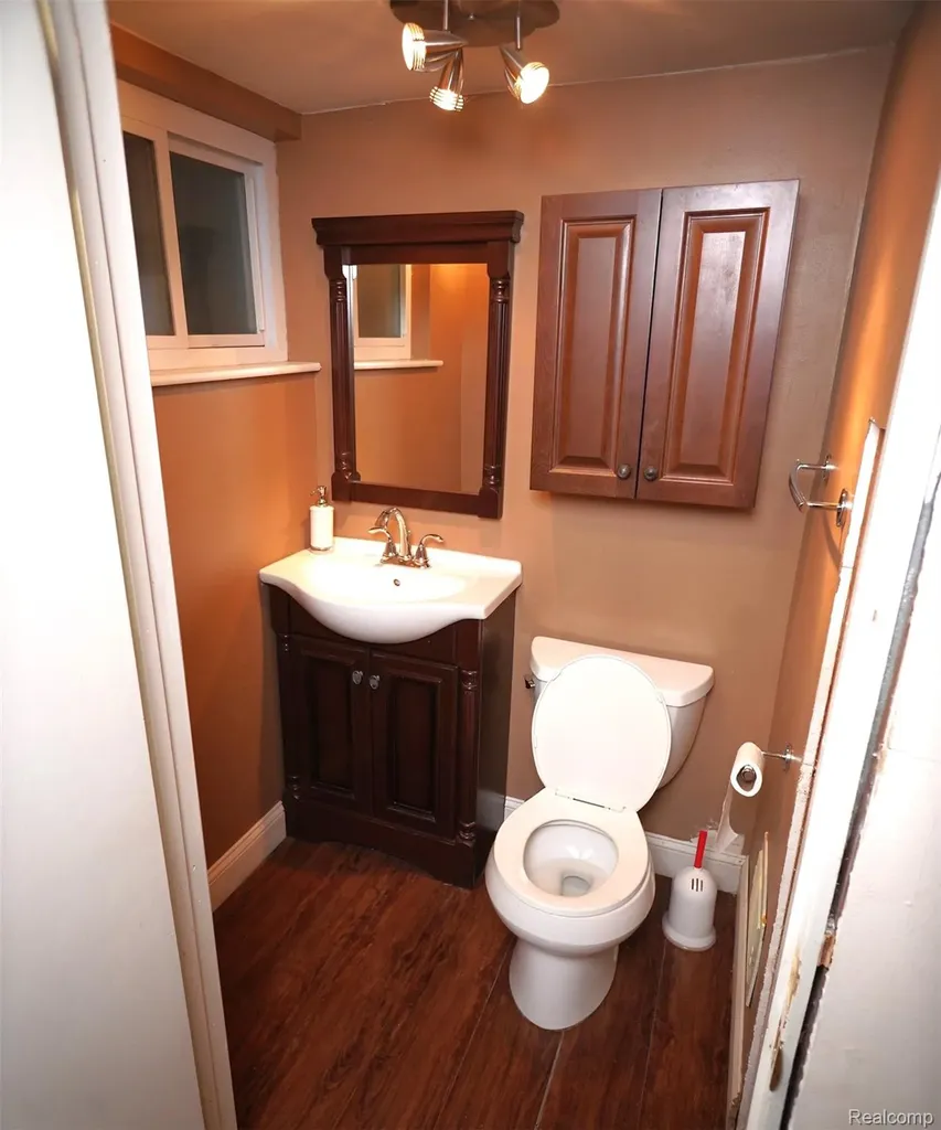 15777 Harrison Romulus City MI 48174