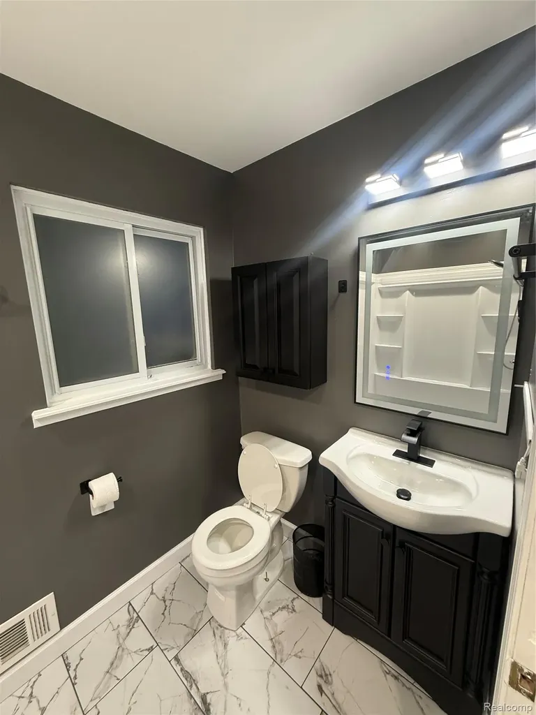 15777 Harrison Romulus City MI 48174