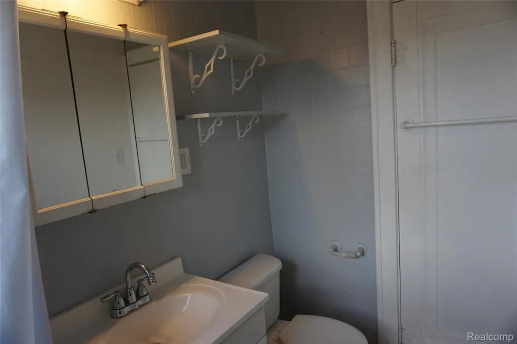 1713 Austin Avenue Lincoln Park City MI 48146