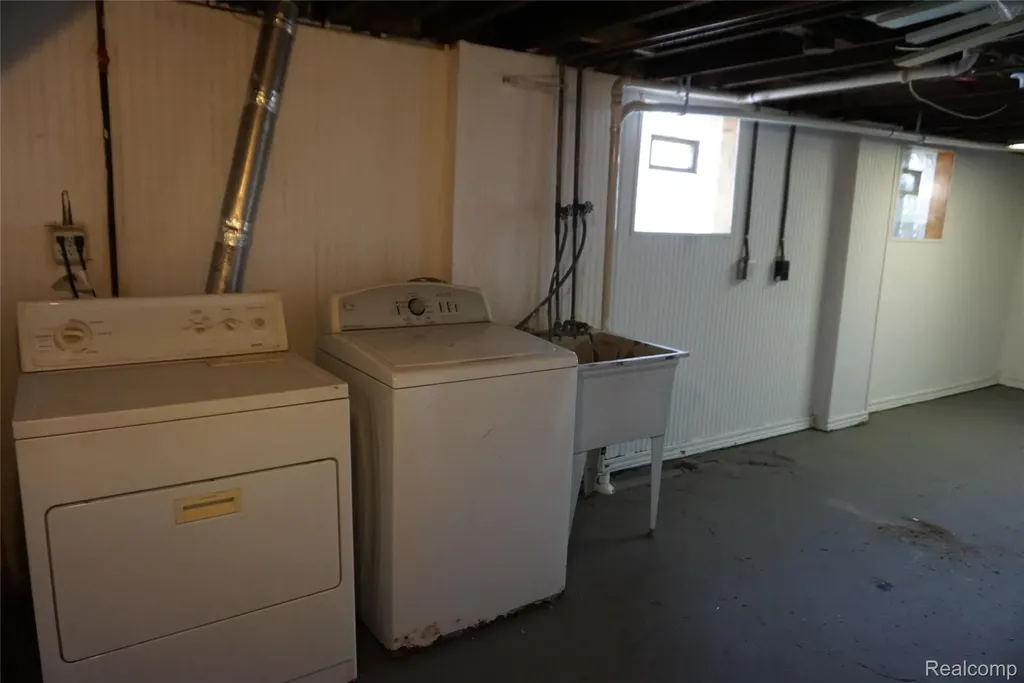 1713 Austin Avenue Lincoln Park City MI 48146
