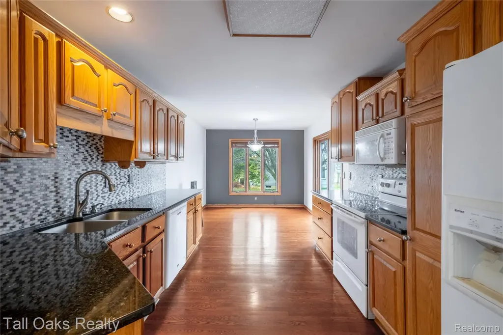 2411 Briar Creek Lane Burton City MI 48509