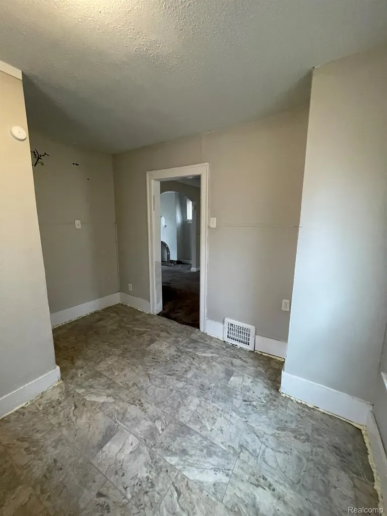 19156 Waltham Street Detroit City MI 48205