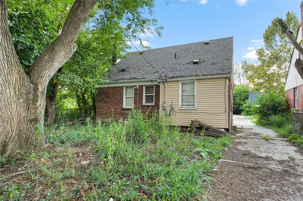 8626 Piedmont Street Detroit City MI 48228