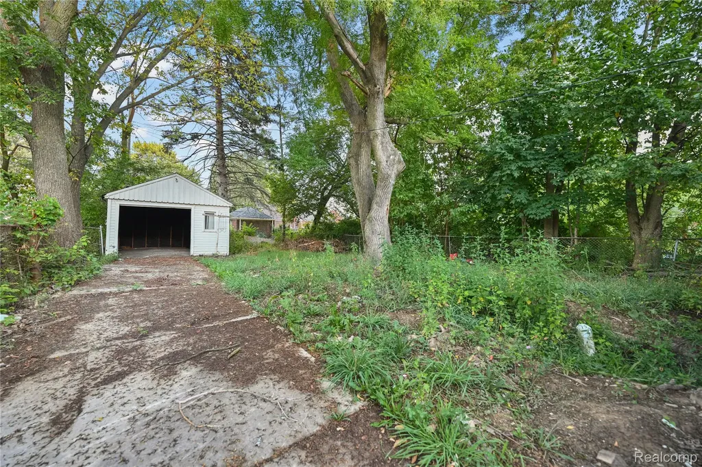 8626 Piedmont Street Detroit City MI 48228