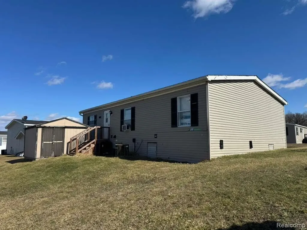150 Chestnut Circle West Davison City MI 48423