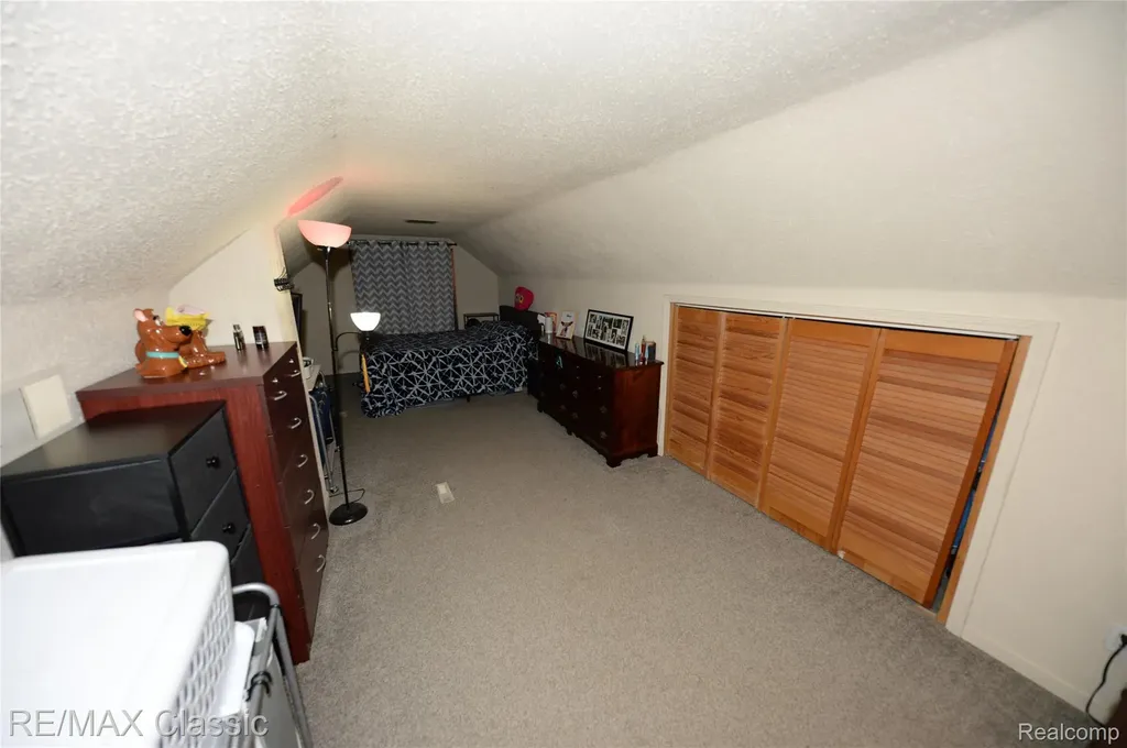 872 E Rowland Avenue Madison Heights City MI 48071