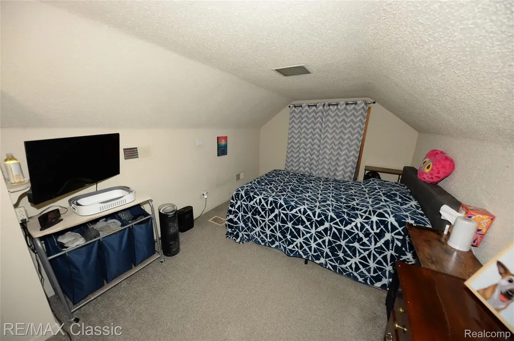 872 E Rowland Avenue Madison Heights City MI 48071