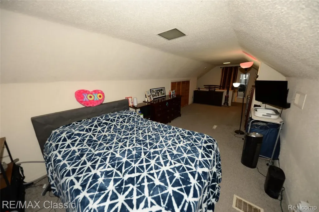 872 E Rowland Avenue Madison Heights City MI 48071
