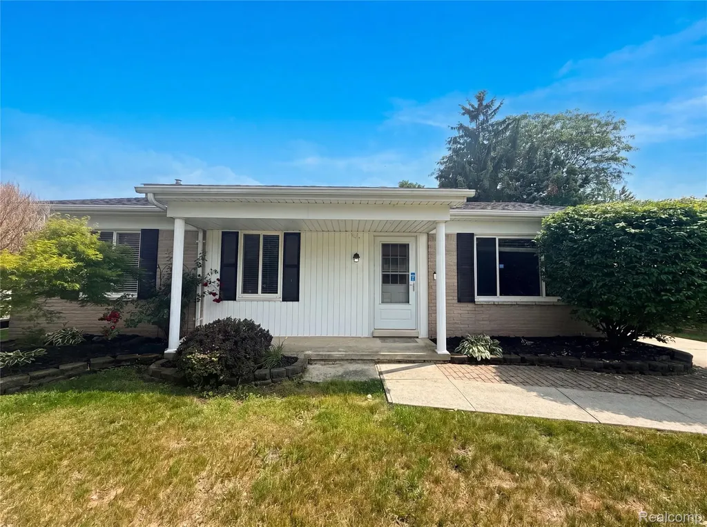 42195 Fairview Drive Canton Charter Township MI 48187